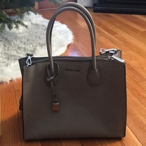 Michael Kors Mercer Handbag - Pearl Grey + Wallet